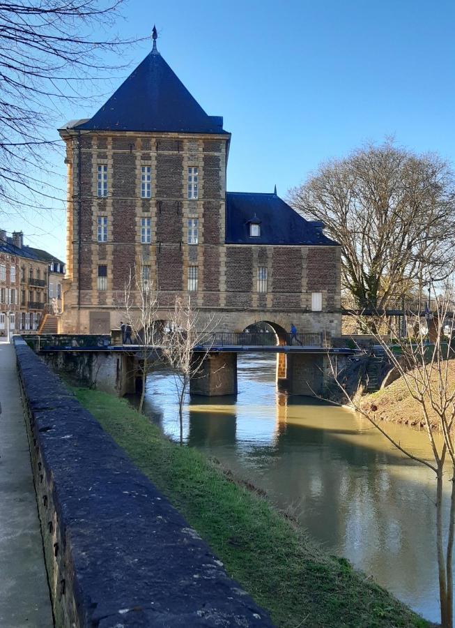 Apartamento Bulle D'Ardenne Charleville-Mézières Exterior foto