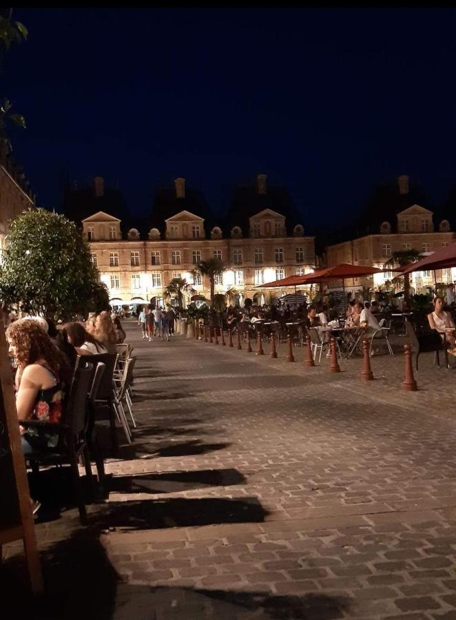Apartamento Bulle D'Ardenne Charleville-Mézières Exterior foto