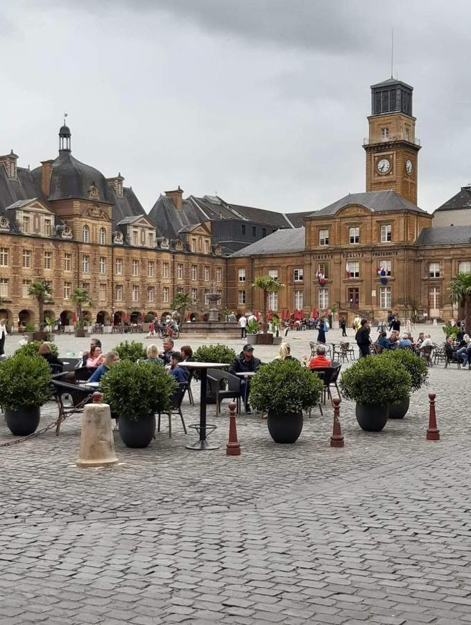 Apartamento Bulle D'Ardenne Charleville-Mézières Exterior foto